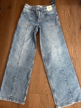 Nwt!  Kids Abercrombie wide leg jeans - size 13/14